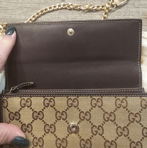 Gucci heart long wallet. Comes with dust bag and chain EUC - Picture 3 of 12